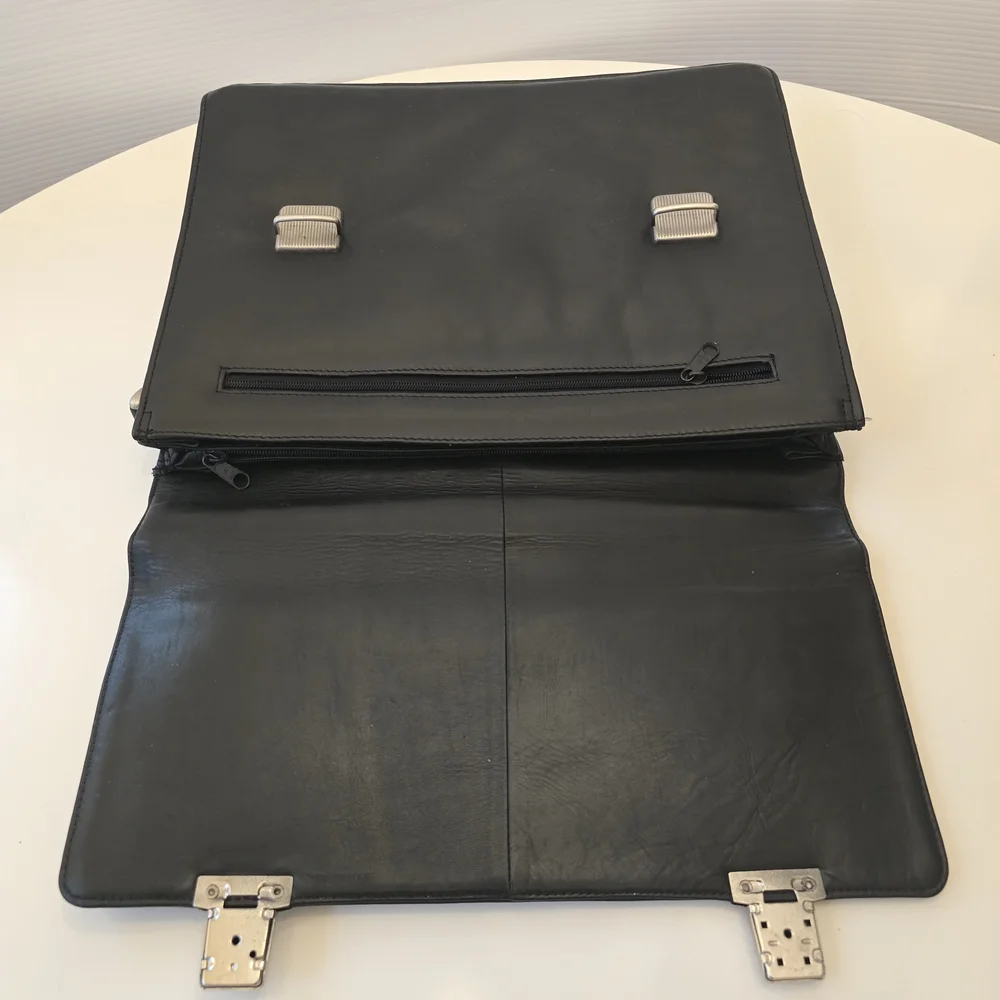Wilsons Leather Vintage Black Laptop Expandable Briefcase with Shoulder Strap